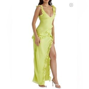 Pixie Ruffle Georgette Body-Con Cocktail Dress
HOUSE OF CB